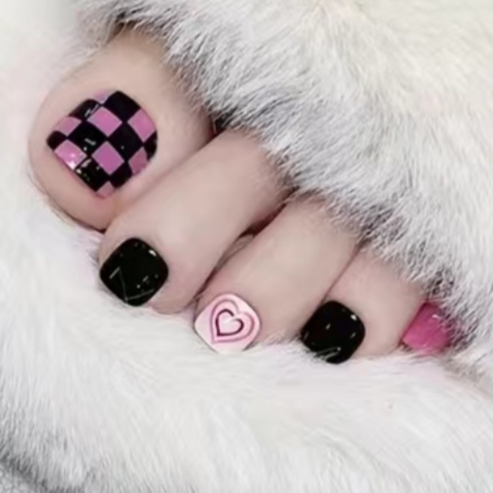 2/$16 Hearts & Plaid Press On Toenails